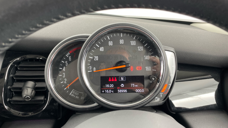 MINI Hatchback 1.5 Cooper Classic 5dr Petrol Hatchback